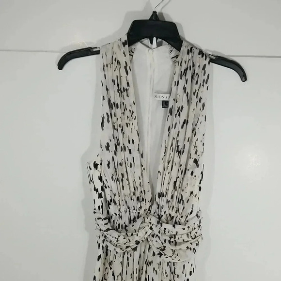 Shona Joy Black and White Asymmetrical Dress - Picture 4 of 16